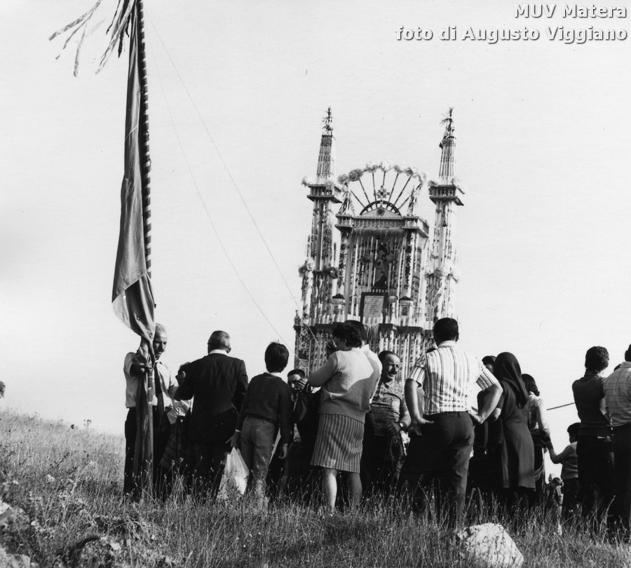 ingrandisci foto